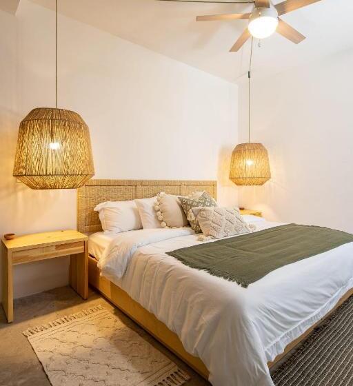 Общежитие Sleeps 9, Outdoor Space, Pingpong Table, In Villa