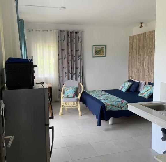 تختخواب و صبحانه Cosy Corner