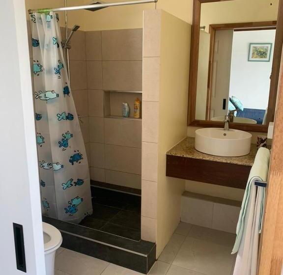 تختخواب و صبحانه Cosy Corner