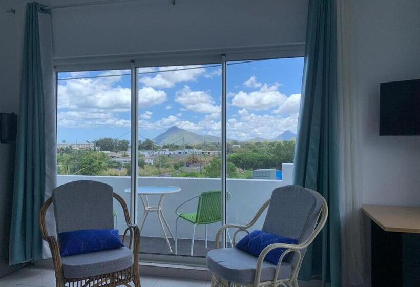 تختخواب و صبحانه Cosy Corner