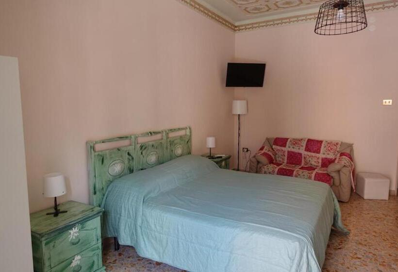 Bed and Breakfast Imperial Room