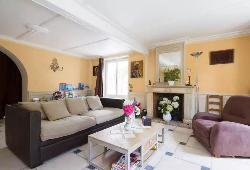 ベッドアンドブレックファースト La Tonnelle Fleurie Chambres D Hôtes