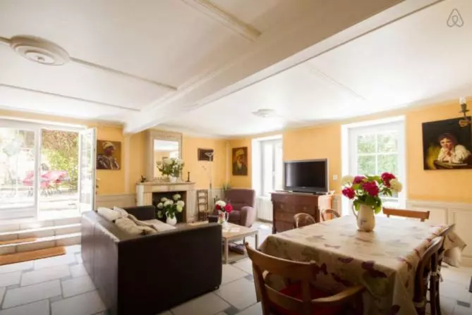 ベッドアンドブレックファースト La Tonnelle Fleurie Chambres D Hôtes
