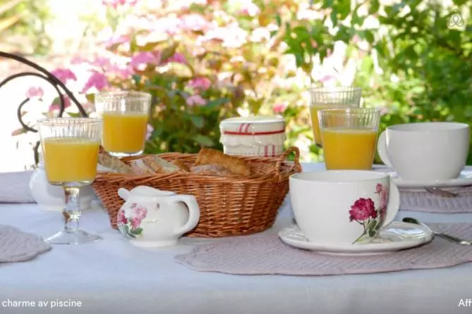 ベッドアンドブレックファースト La Tonnelle Fleurie Chambres D Hôtes