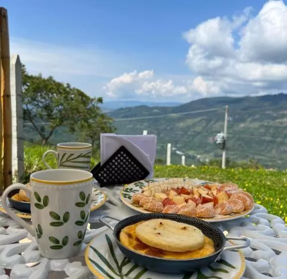 ホテル Glamping Monteverde San Gil