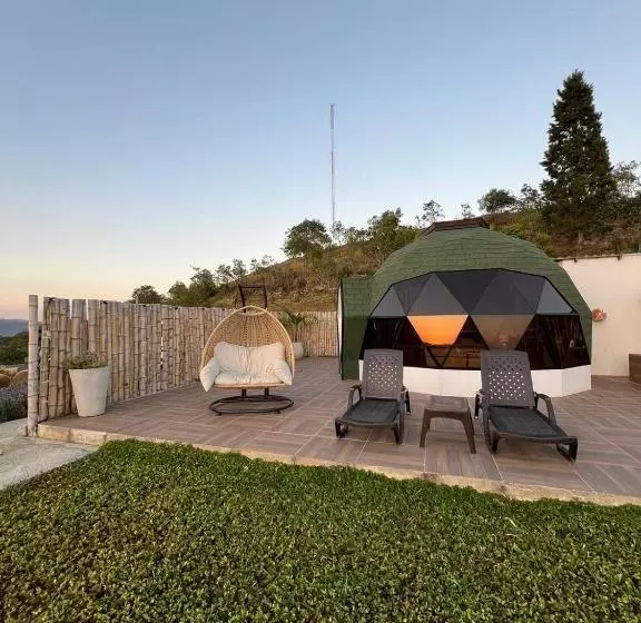 ホテル Glamping Monteverde San Gil