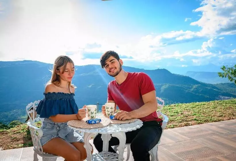 ホテル Glamping Monteverde San Gil