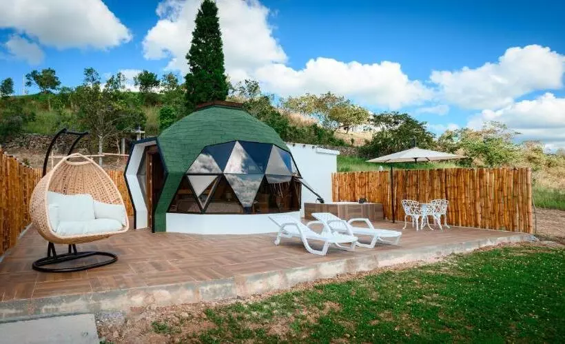 ホテル Glamping Monteverde San Gil