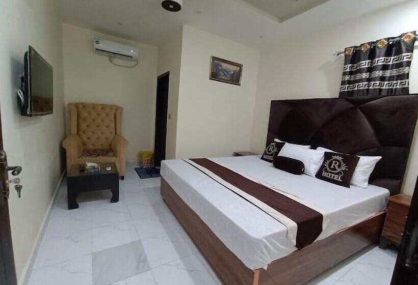 هتل New Royal Palace