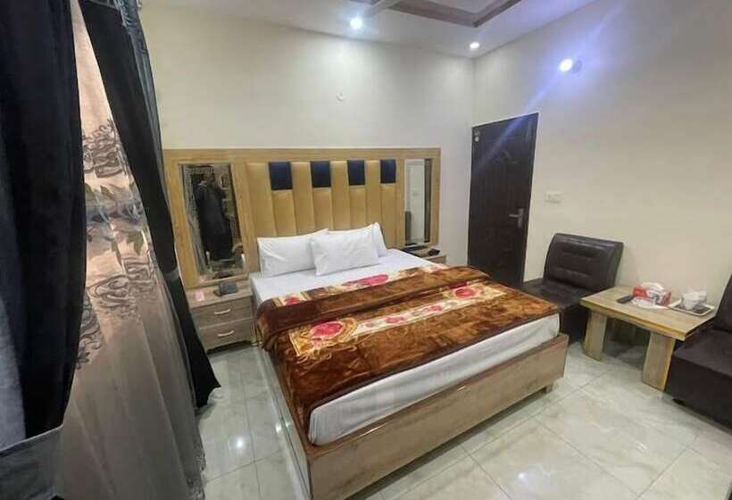 هتل New Royal Palace