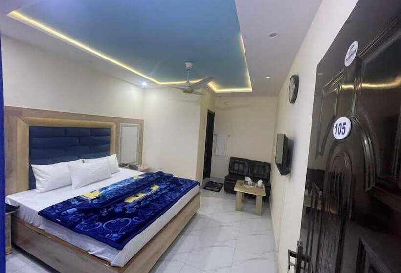 هتل New Royal Palace