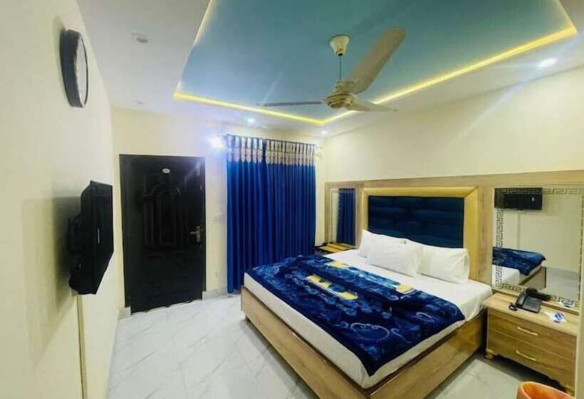 هتل New Royal Palace