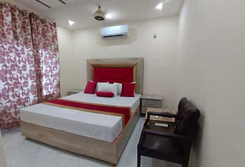 هتل New Royal Palace