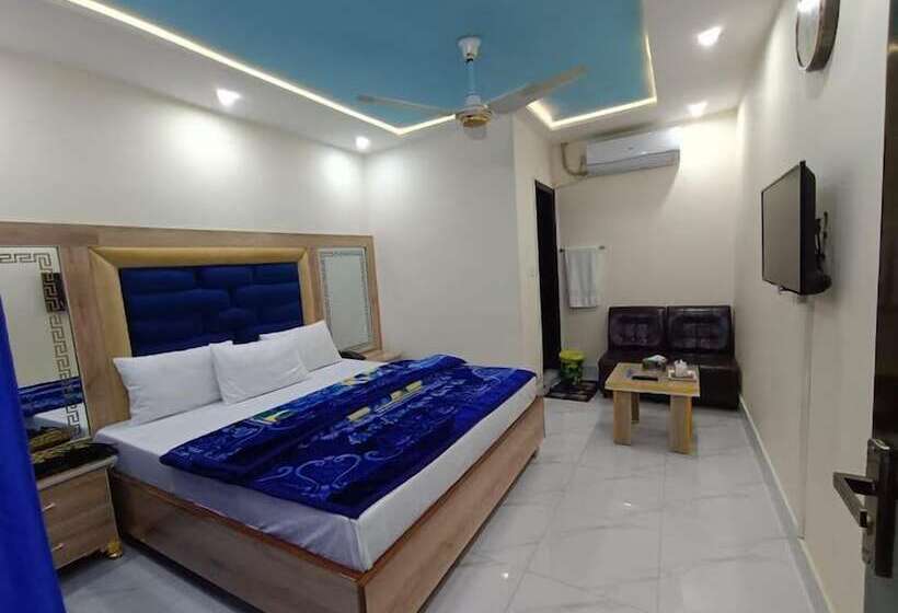 هتل New Royal Palace