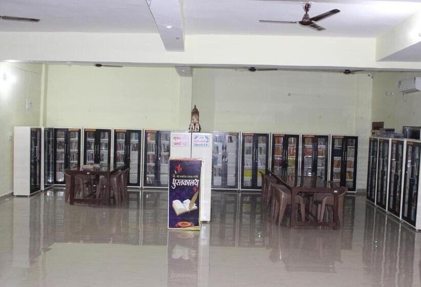 בית מלון כפרי Pitambra Vishranti Grah