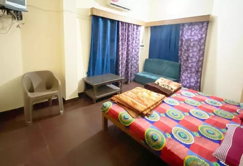 ホテル Pitambra Vishranti Grah