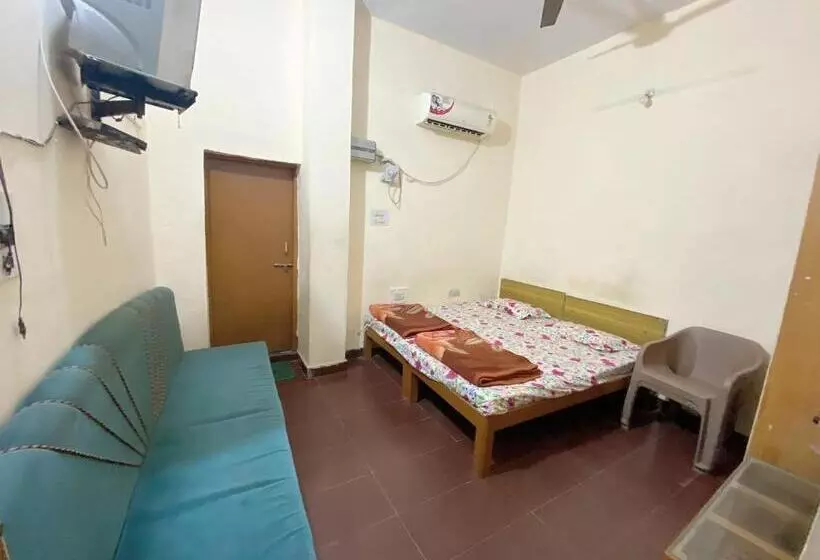 ホテル Pitambra Vishranti Grah