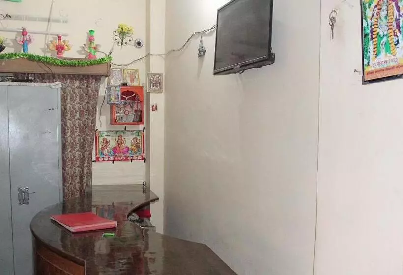 ホテル Pitambra Vishranti Grah