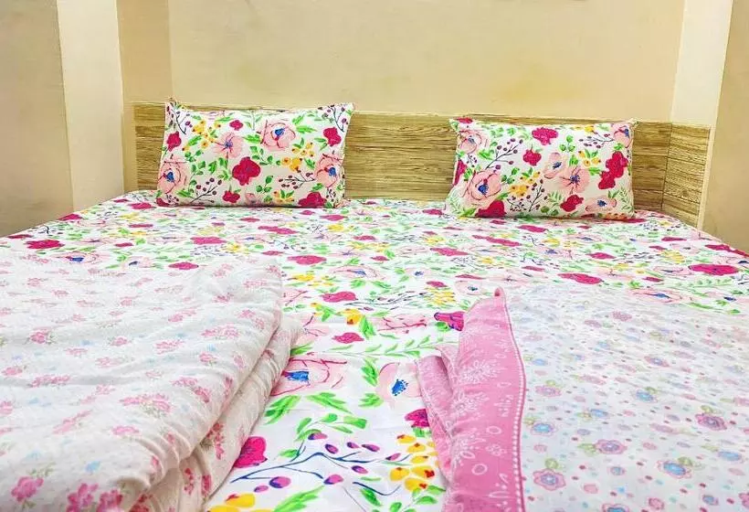 ホテル Pitambra Vishranti Grah