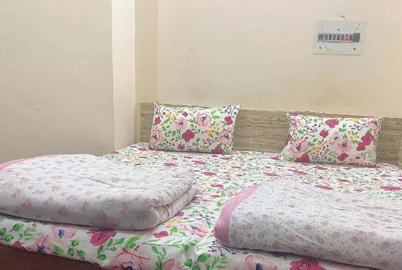 ホテル Pitambra Vishranti Grah