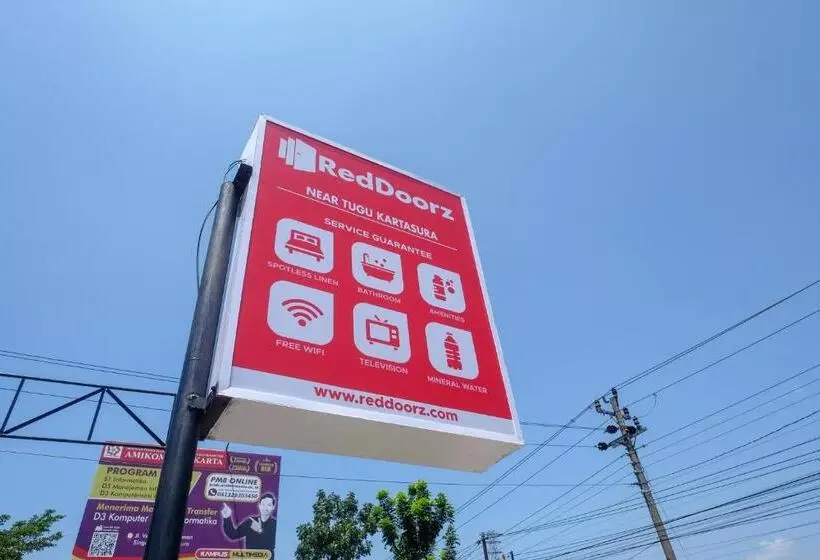 ホテル Reddoorz Near Tugu Kartasura