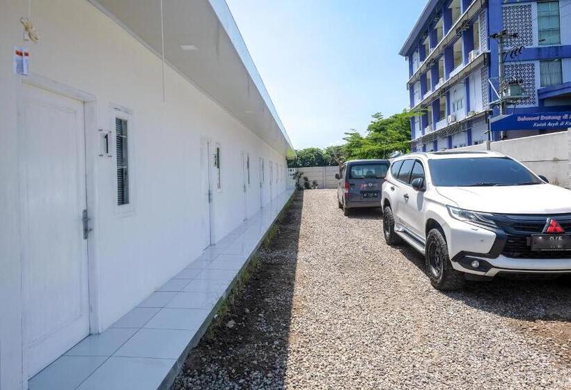 בית מלון כפרי Reddoorz Near Tugu Kartasura