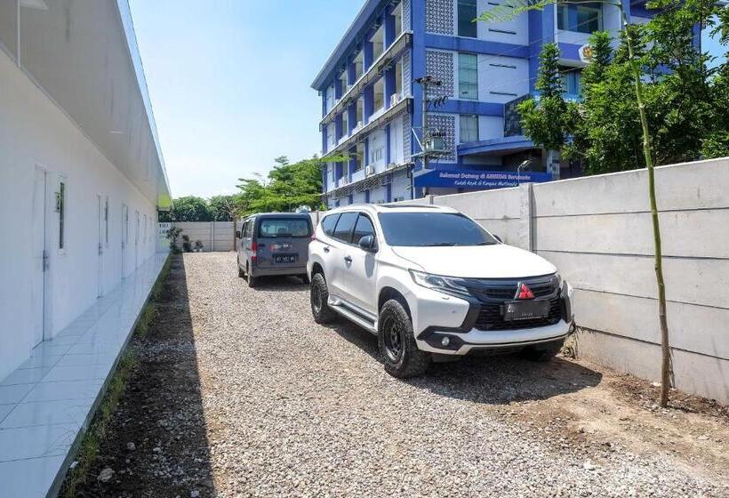 בית מלון כפרי Reddoorz Near Tugu Kartasura