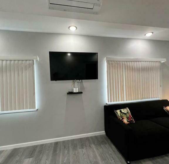 פנסיון Beach Road Hale