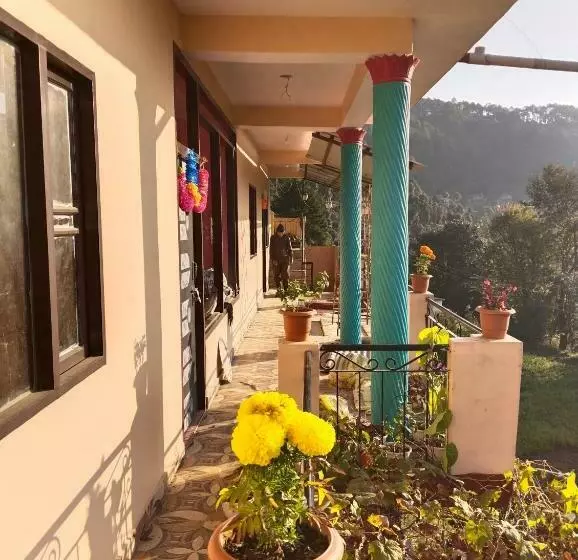 ペンション Parwati Home Stay