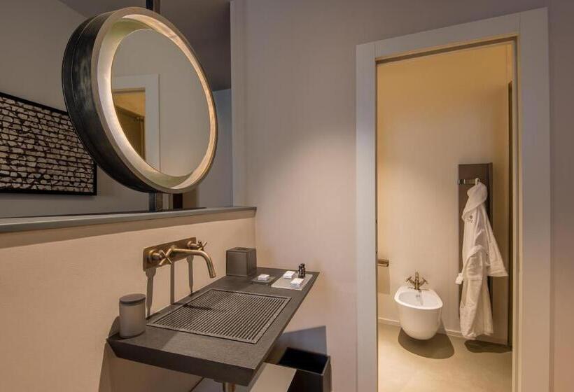 Pension (Hôtel basse catégorie) Times Suites