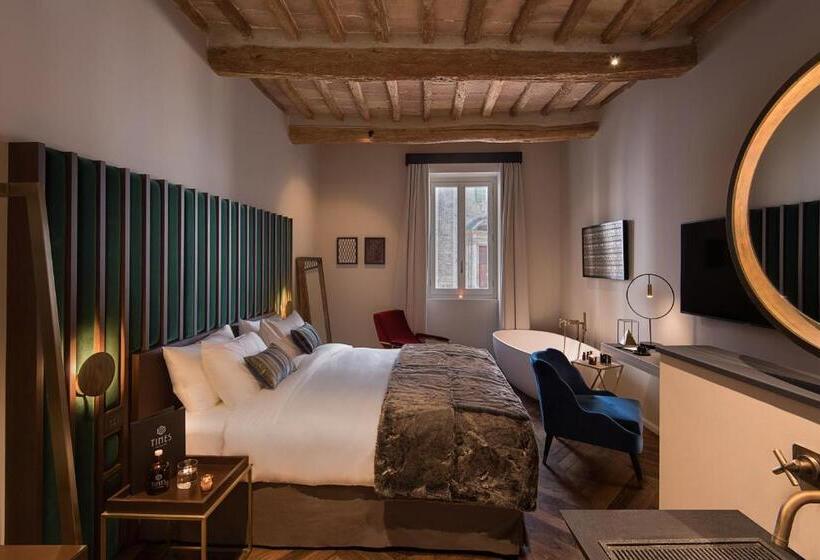 Pension (Hôtel basse catégorie) Times Suites