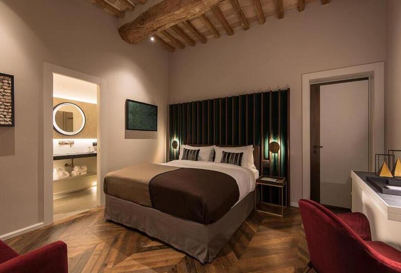 Pension (Hôtel basse catégorie) Times Suites