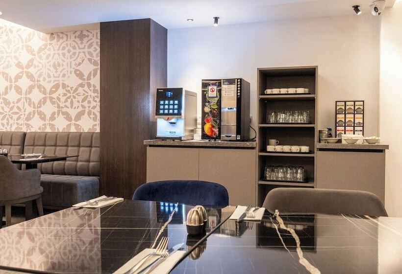 Alavits Hotel By St Hotels