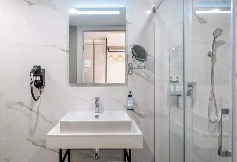 Alavits Hotel By St Hotels