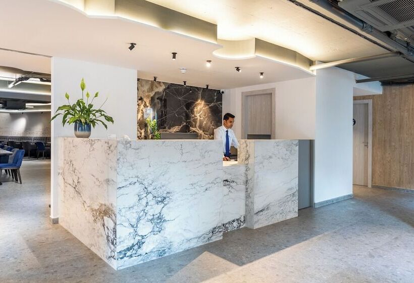 Alavits Hotel By St Hotels