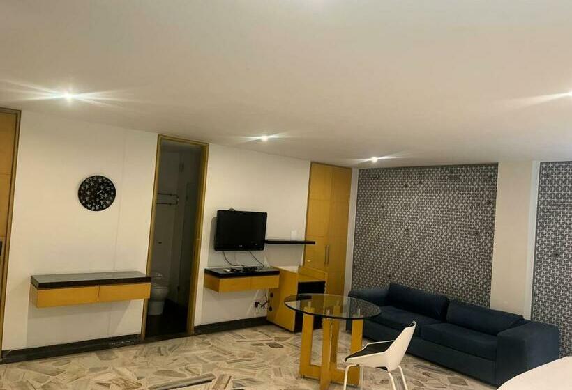 Aw Hotel Luxor Versalles