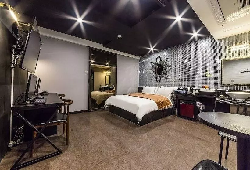 Boutique Hotel Xym