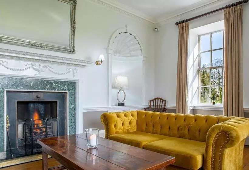 هتل Holbrook Manor & Spa