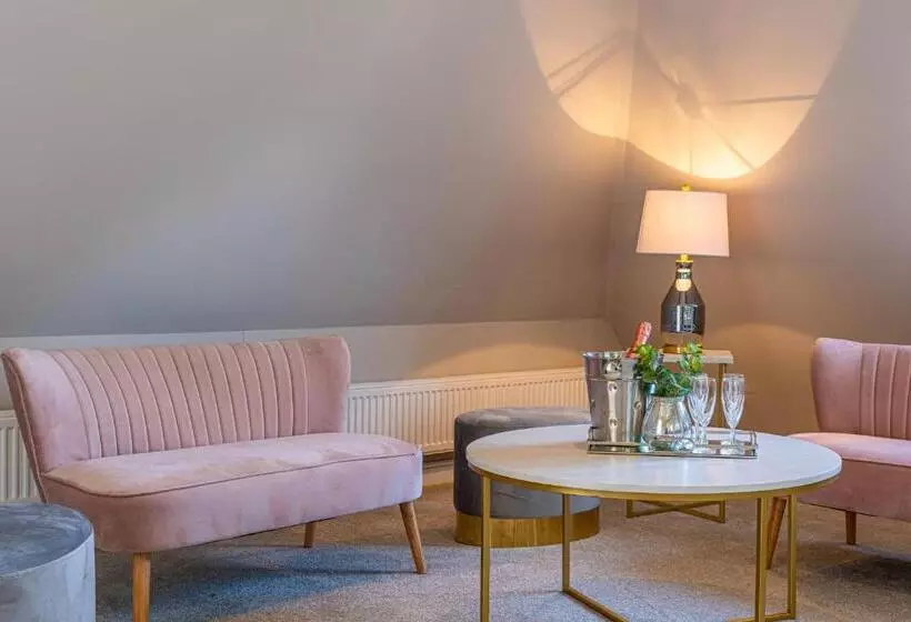 هتل Holbrook Manor & Spa