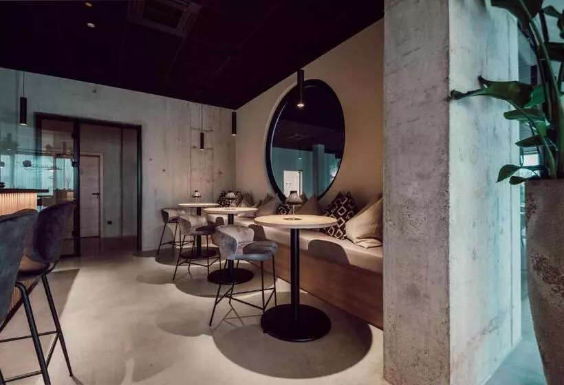 Hotelli Adebar Stadt