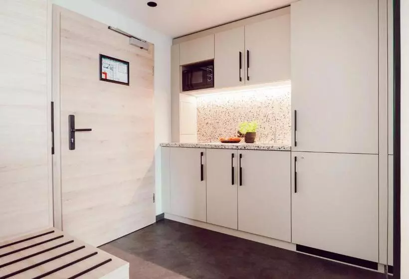 Hotelli Adebar Stadt