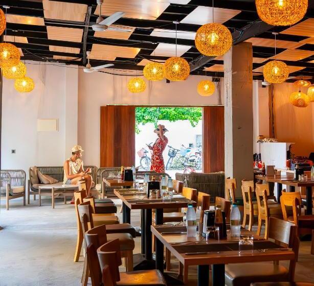 هتل Ahola Thoddoo, Maldives