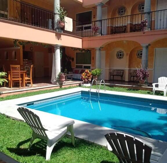 בית מלון כפרי Anturio Express