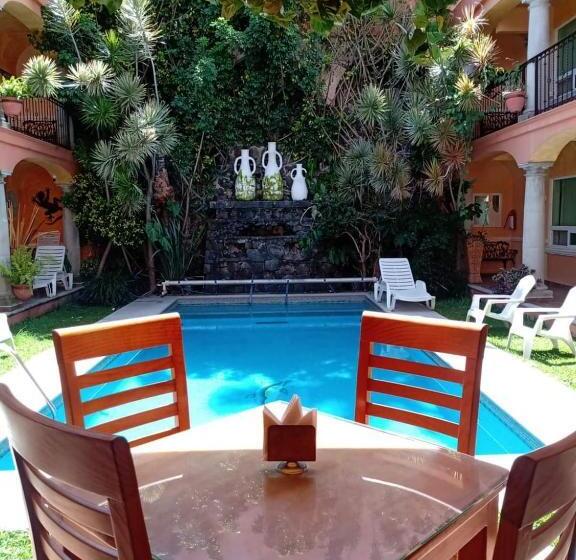 בית מלון כפרי Anturio Express