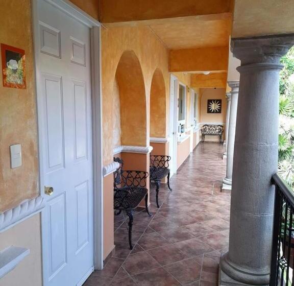 בית מלון כפרי Anturio Express