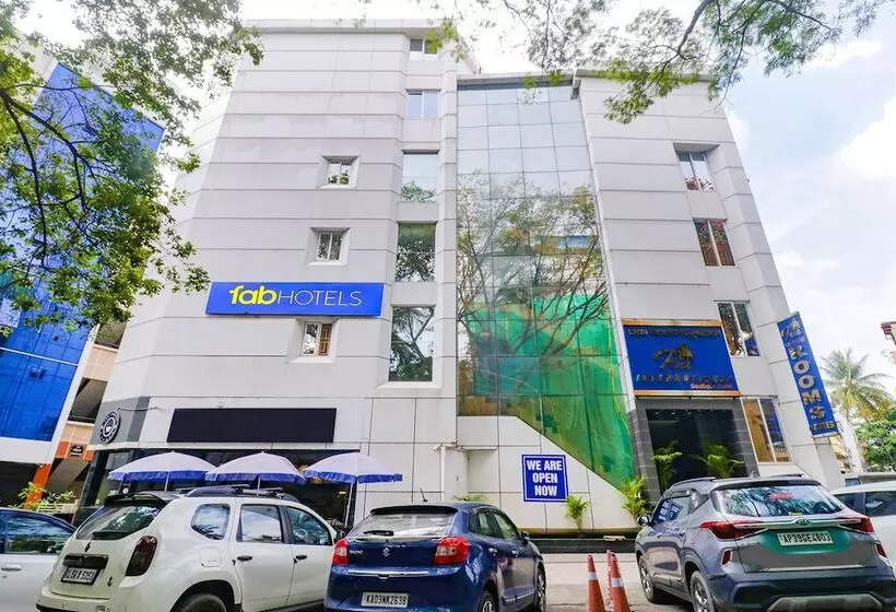 هتل Fab Ira International
