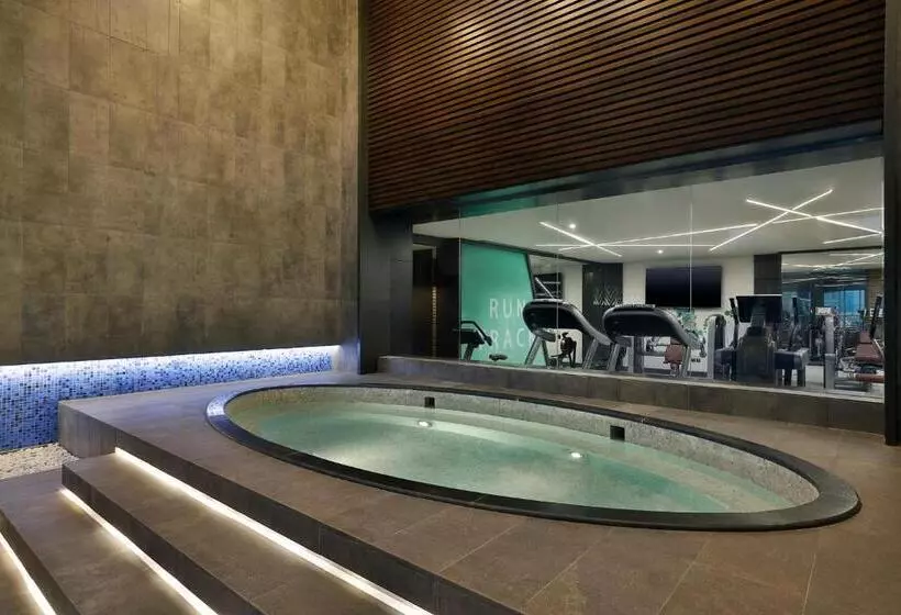 ホテル Holiday Inn & Suites Al Khobar, An Ihg