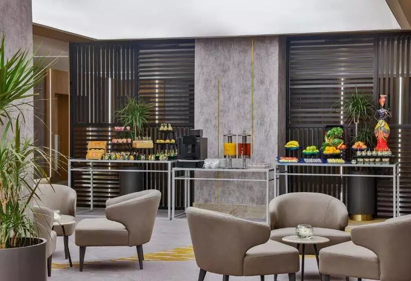 ホテル Holiday Inn & Suites Al Khobar, An Ihg