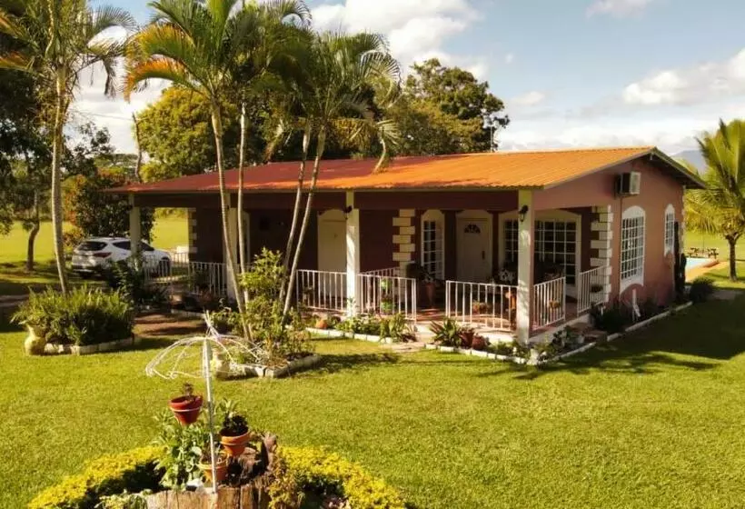 هتل Rancho Sofia
