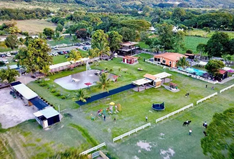 هتل Rancho Sofia